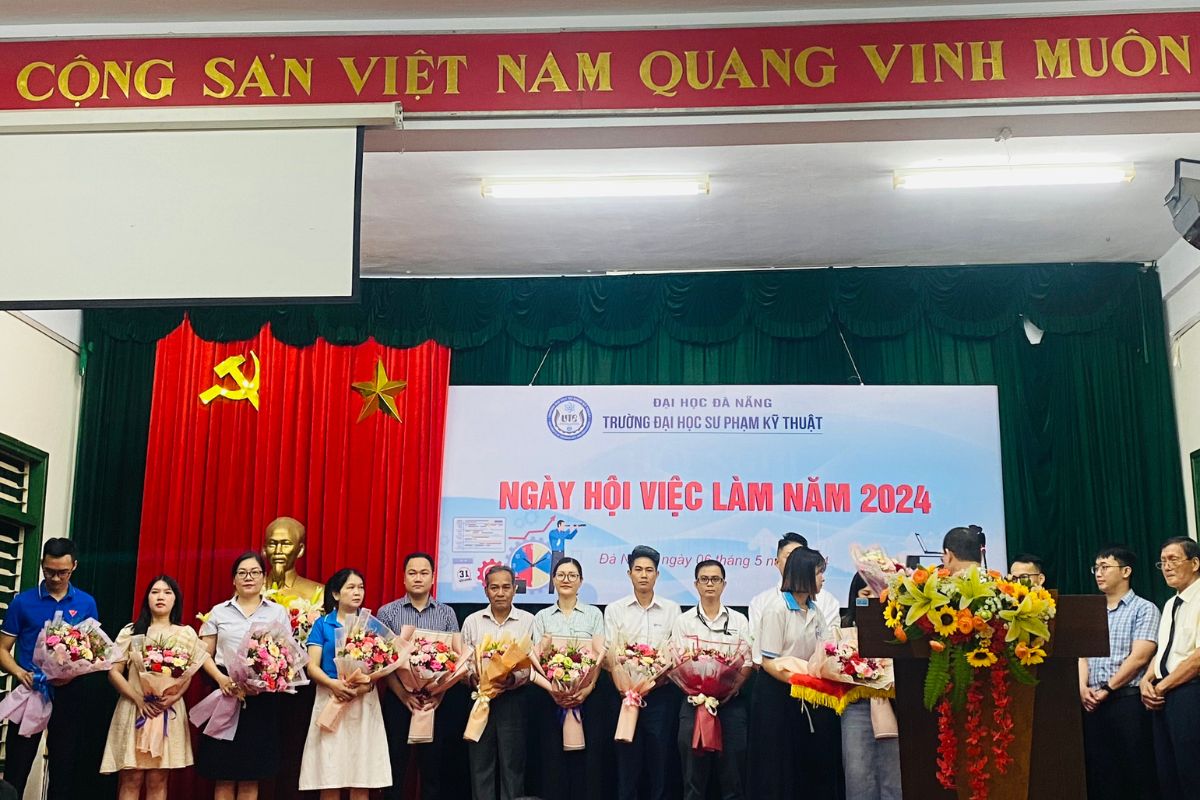 nlt-academy-vinh-hanh-tham-gia-ngay-hoi-viec-lam-nam-2024-tai-ute